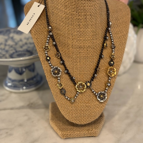 Coach Jewelry - 🖤💛🤍NWT COACH TEA ROSE NECKLACE!